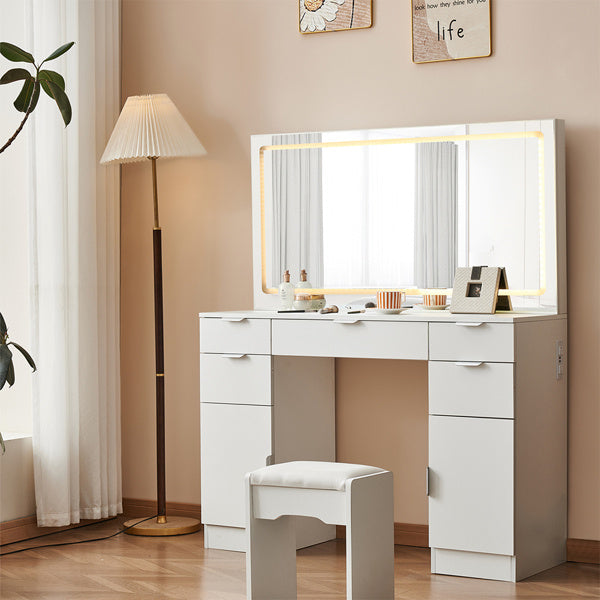 Haven And Hue | LED Mirror Vanity Dressing Table